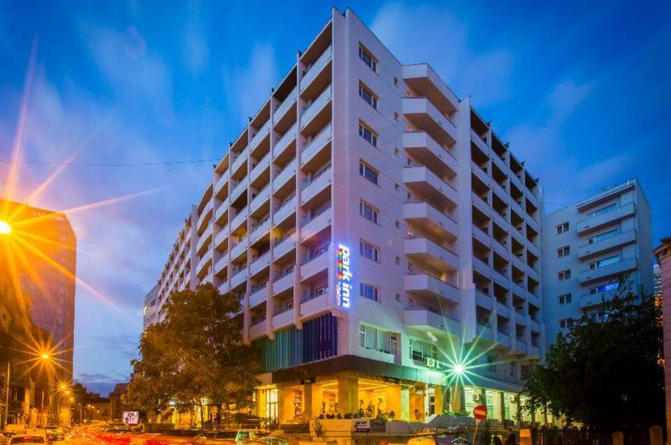 Park Inn by Radisson Bucharest Hotel & Residence 2