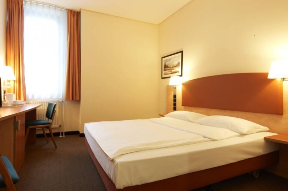 IntercityHotel Berlin Ostbahnhof 2