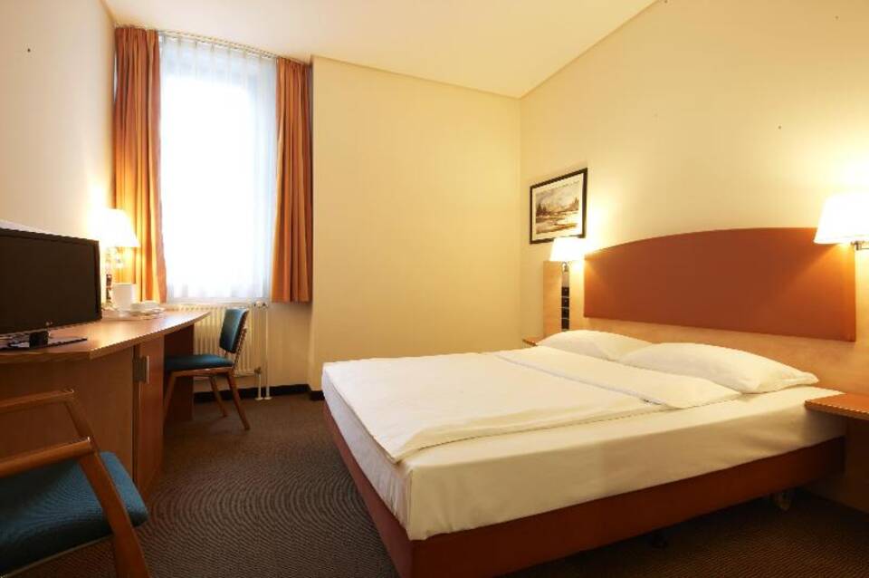 IntercityHotel Berlin Ostbahnhof 3