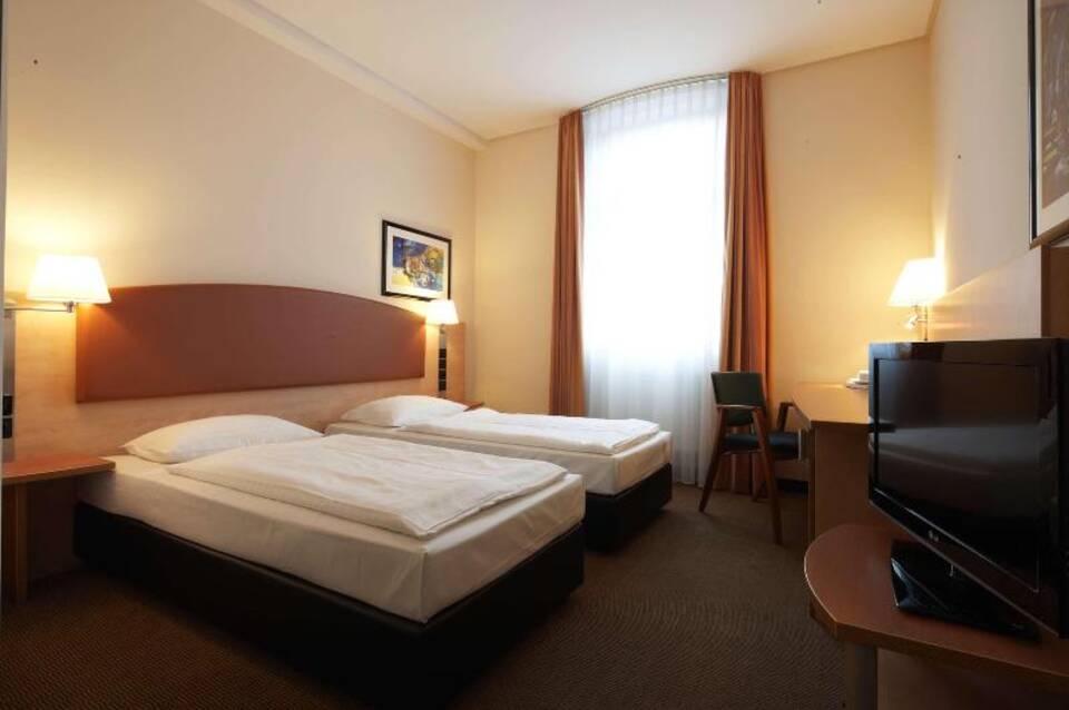 IntercityHotel Berlin Ostbahnhof 5