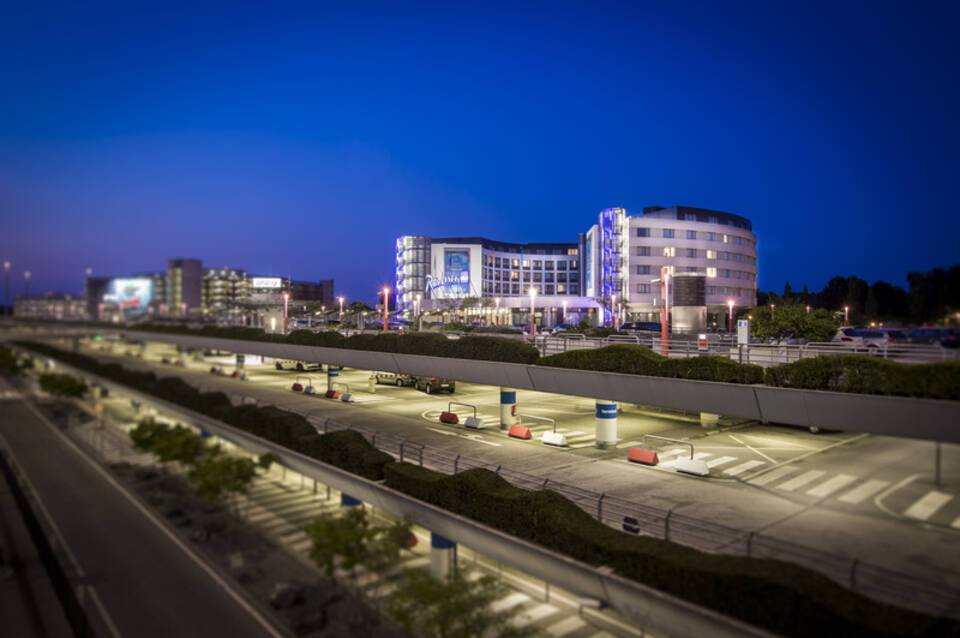 Radisson Blu Hamburg Airport 3