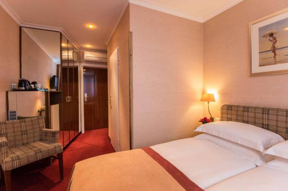 Best Western Plus Hotel St. Raphael 2