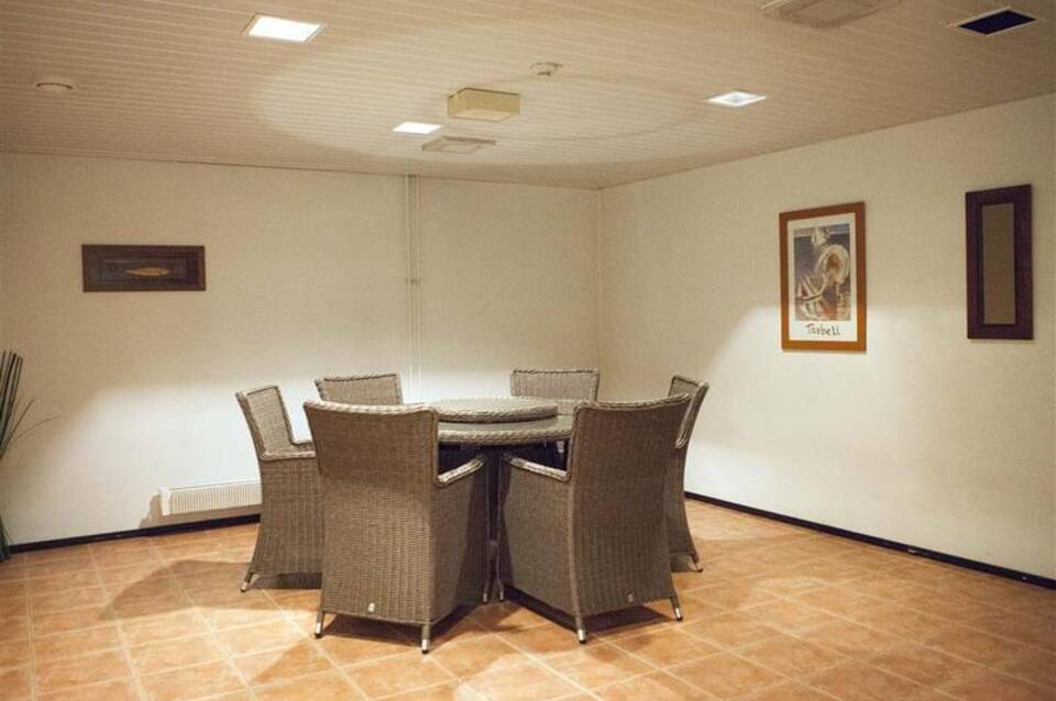 Pilot Airport Hotel 5