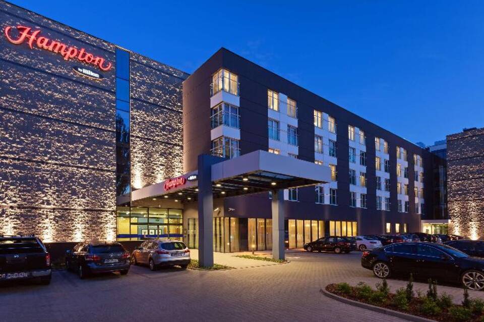 Hampton by Hilton Warsaw Airport 2