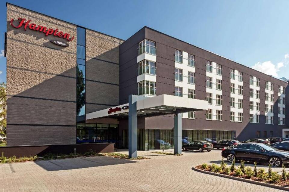 Hampton by Hilton Warsaw Airport 3