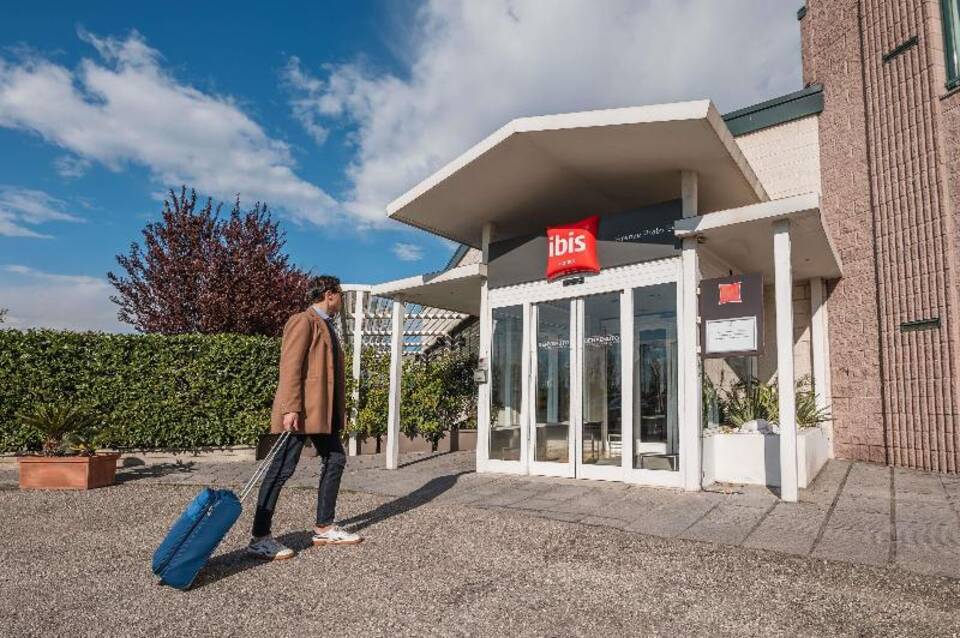 Ibis Florence Prato East 1