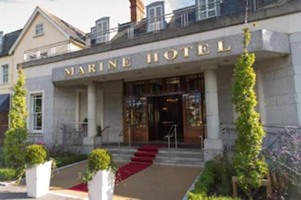 Marine Hotel 1