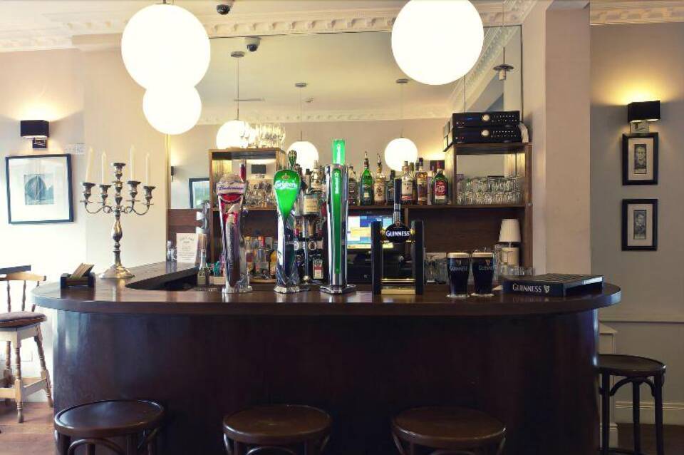 Phoenix Park Hotel 3
