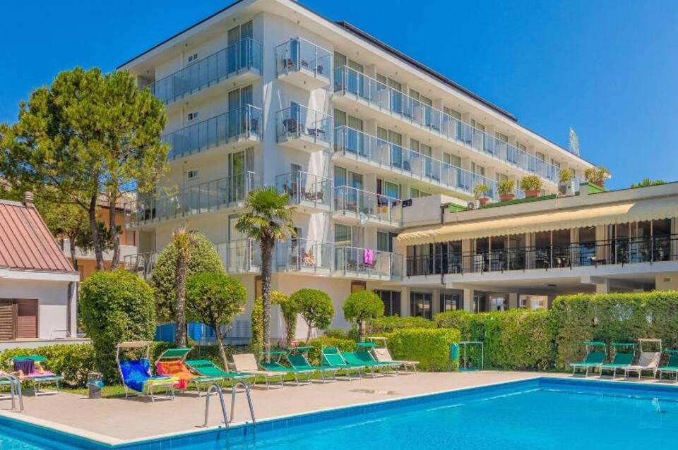 Marina Palace Hotel 1