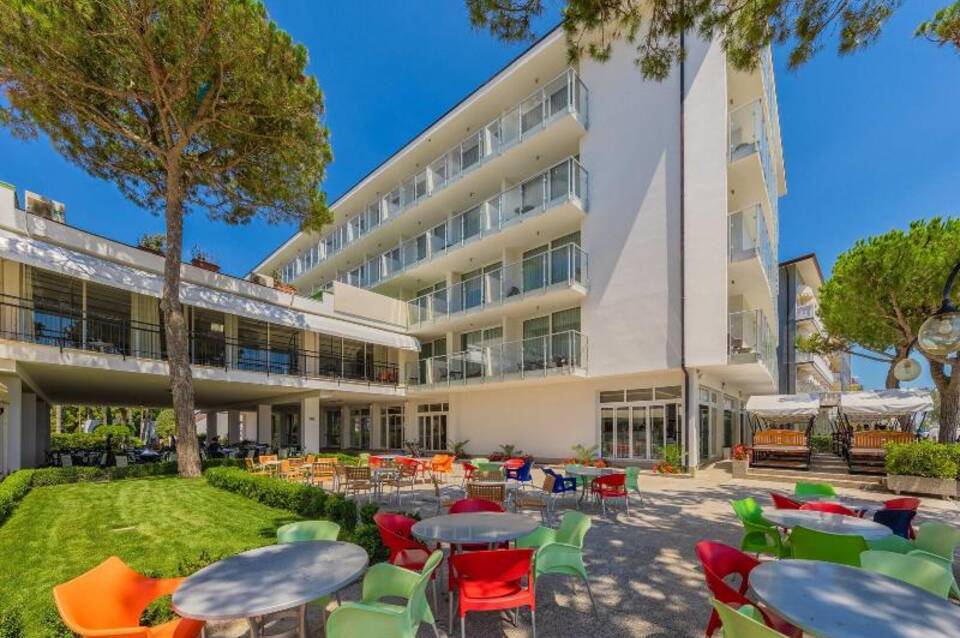 Marina Palace Hotel 3