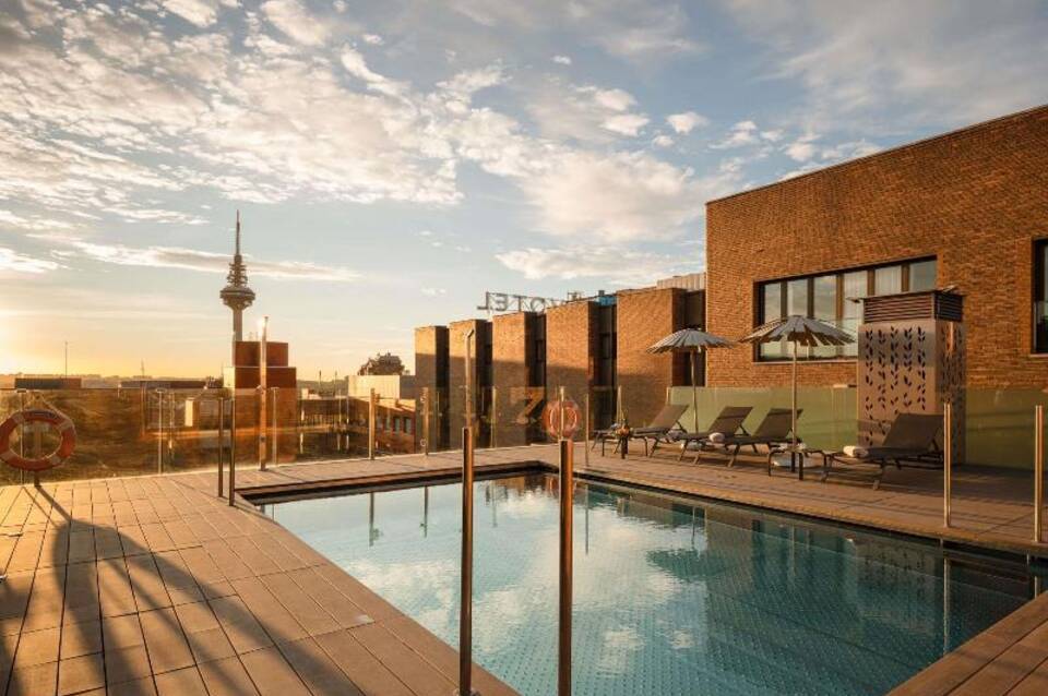 Novotel Madrid Center 4