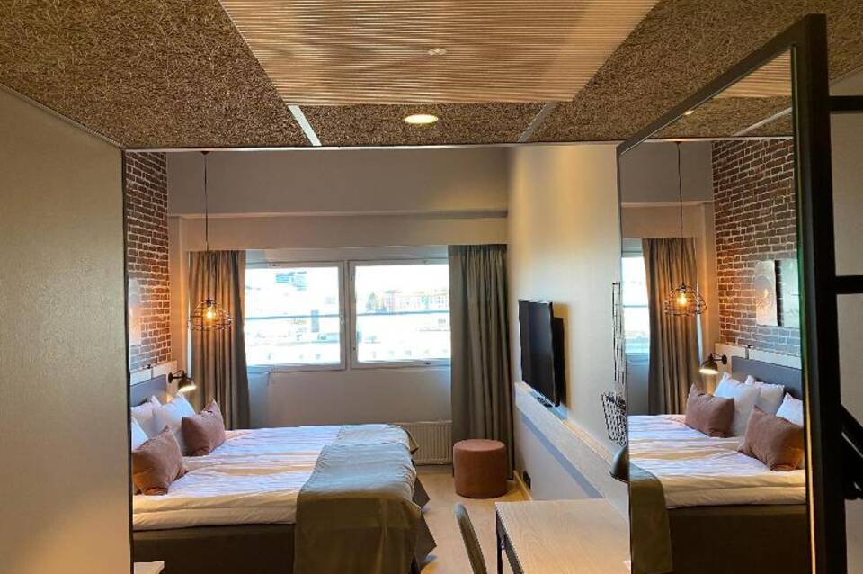 Skyline Airport Hotel 5
