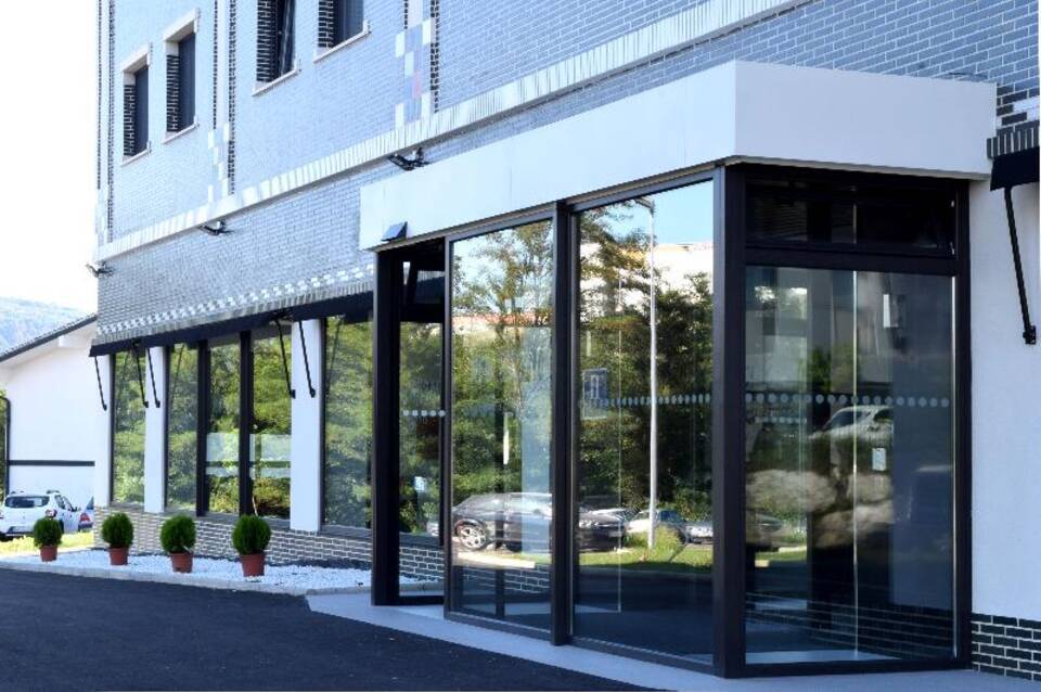 Hotel New Bilbao Airport 3