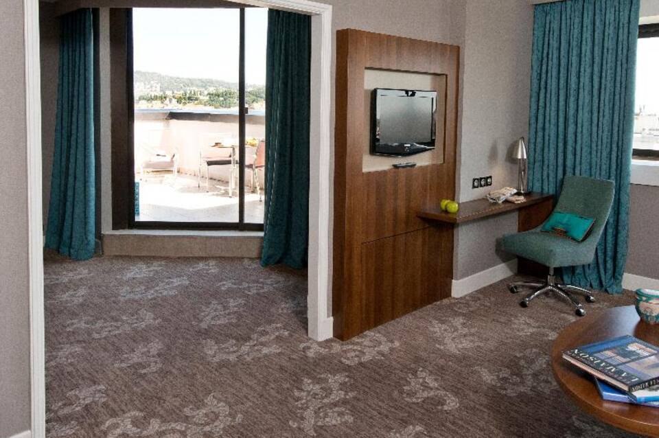 Holiday Inn Nice 4