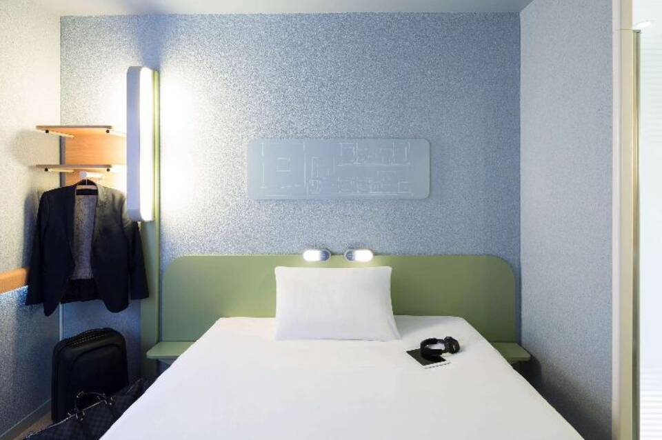 ibis budget Zurich Airport 5