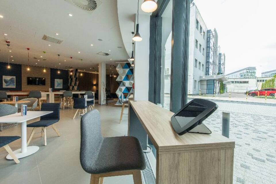 Holiday Inn Express Warsaw - Mokotow 2