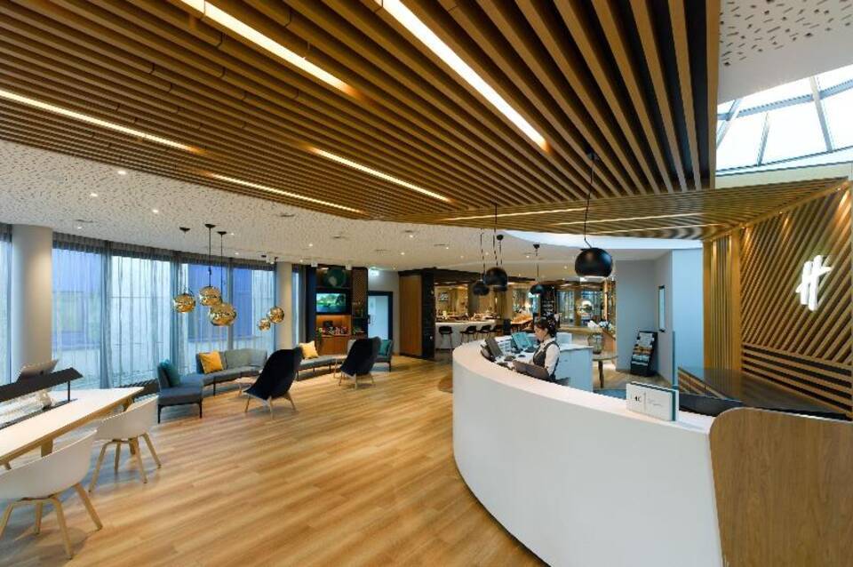 Holiday Inn Stuttgart 4