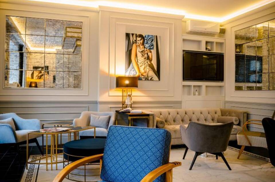 Amber Design Residence 1