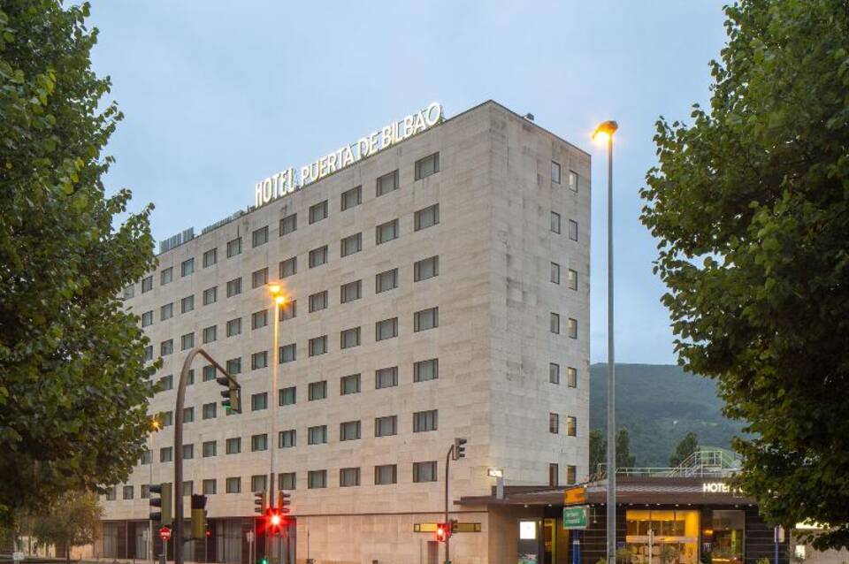 Hotel Puerta De Bilbao 2