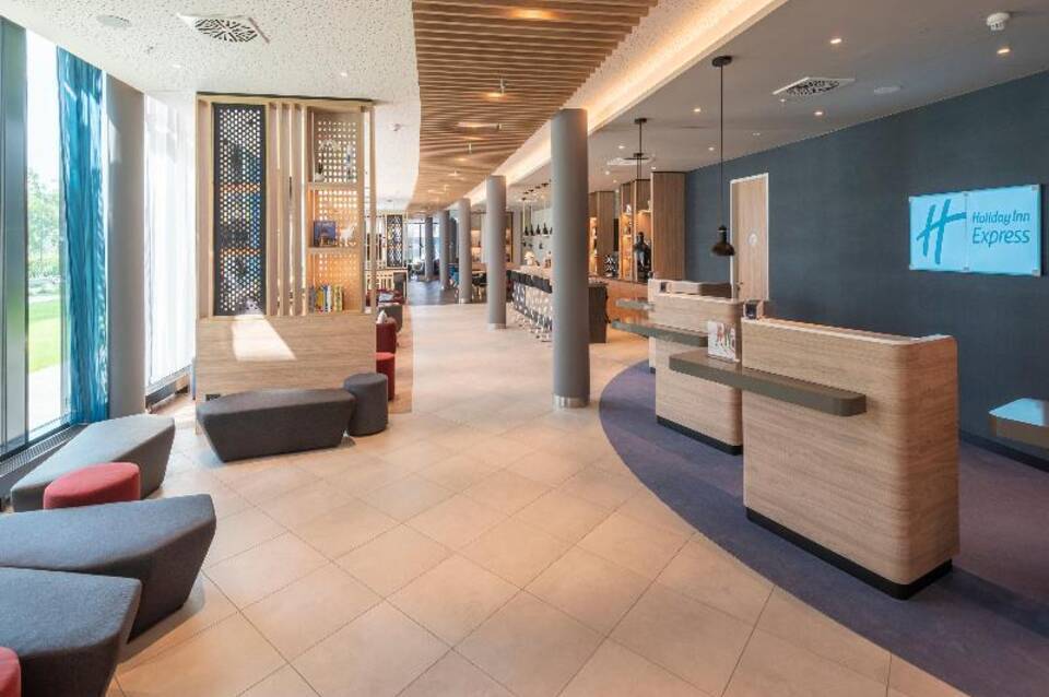 Holiday Inn Express Dusseldorf - Hauptbahnhof 1