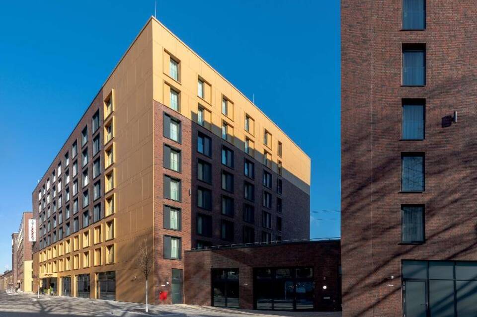 Hampton by Hilton Düsseldorf City Centre 1