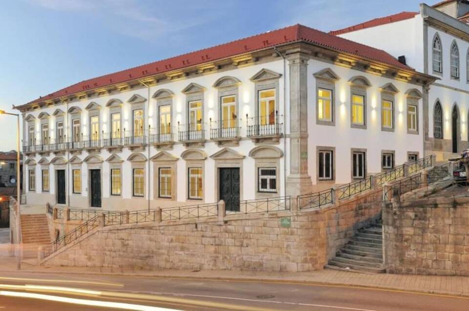 Condes de Azevedo Palace 4