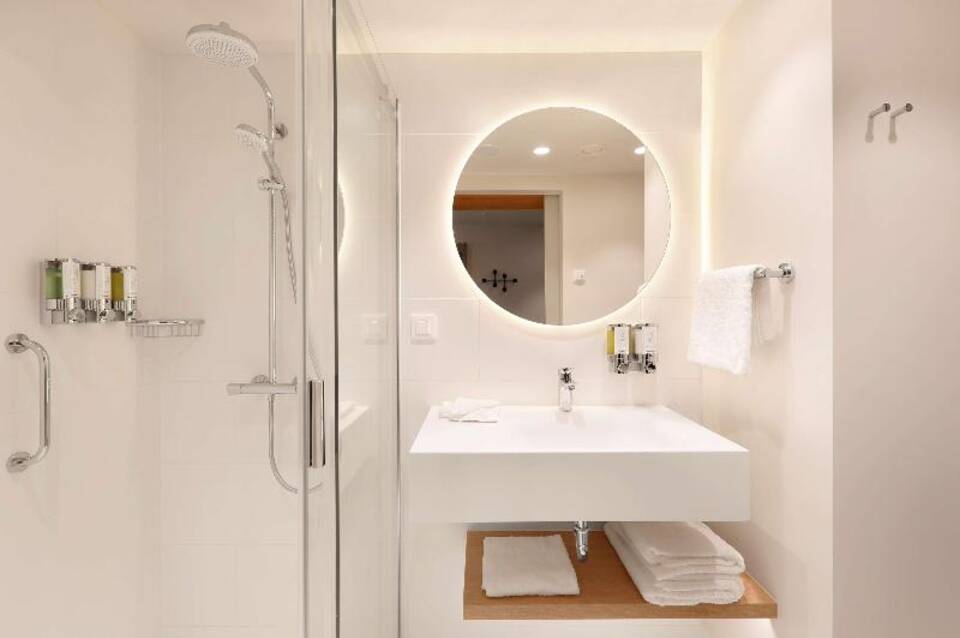 Hampton by Hilton Krakow Airport 5