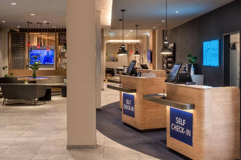 Holiday Inn Express Munich North 5