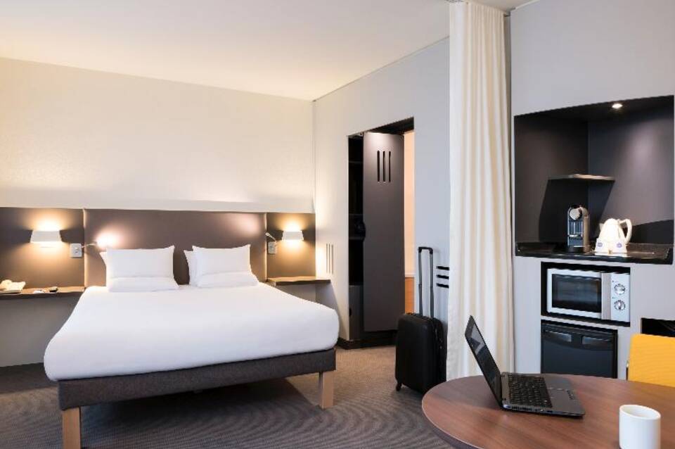 Novotel Suites Paris CDG Airport Villepinte 1