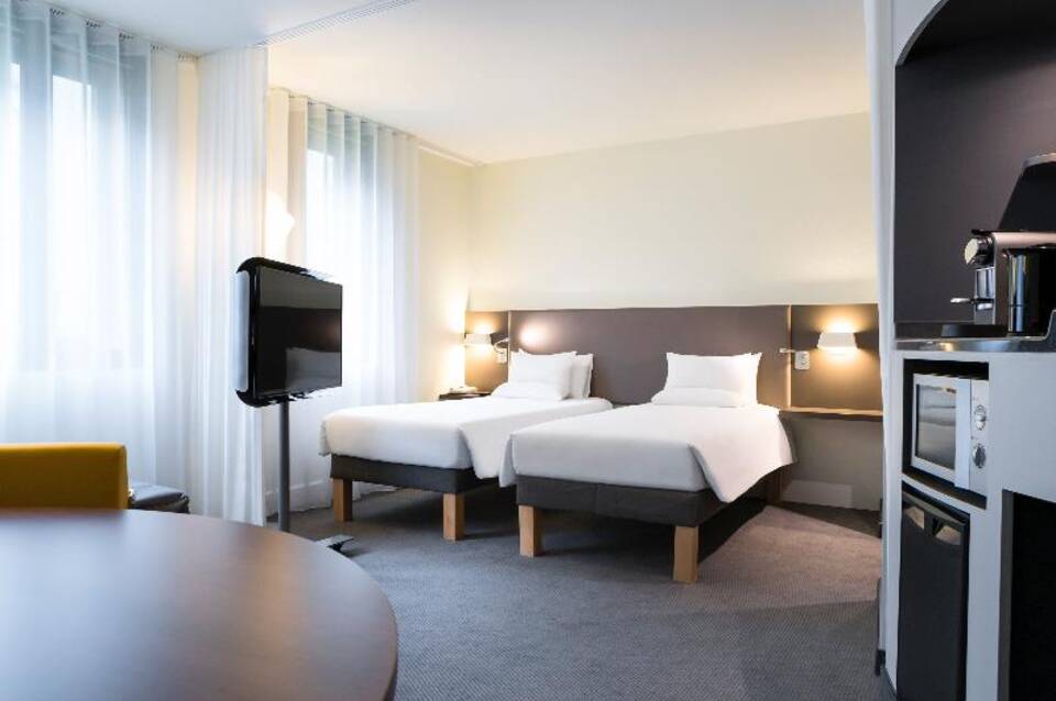 Novotel Suites Paris CDG Airport Villepinte 2