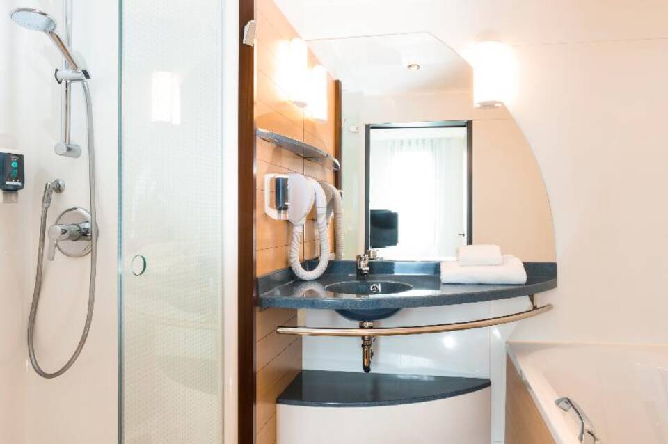 Novotel Suites Paris CDG Airport Villepinte 3