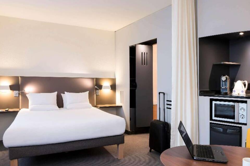 Novotel Suites Paris CDG Airport Villepinte 4