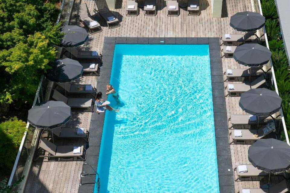 Novotel Suites Nice Airport Hotel 1