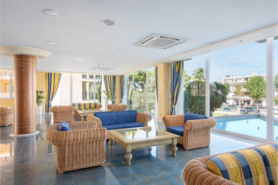 Aparthotel Can Picafort Palace 2