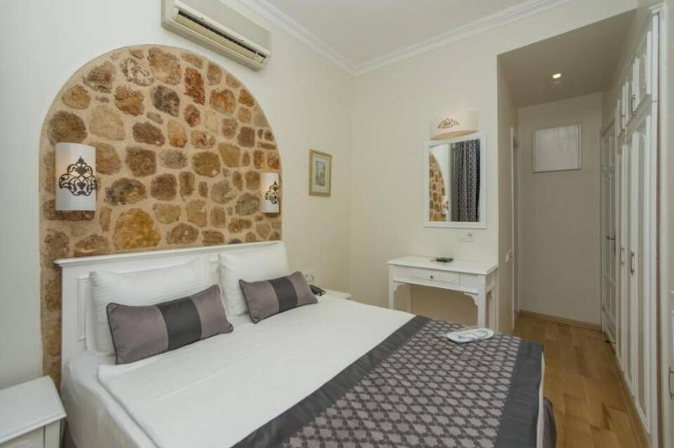 Argos Hotel 3