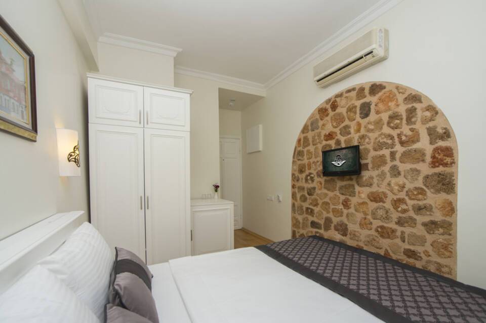 Argos Hotel 4