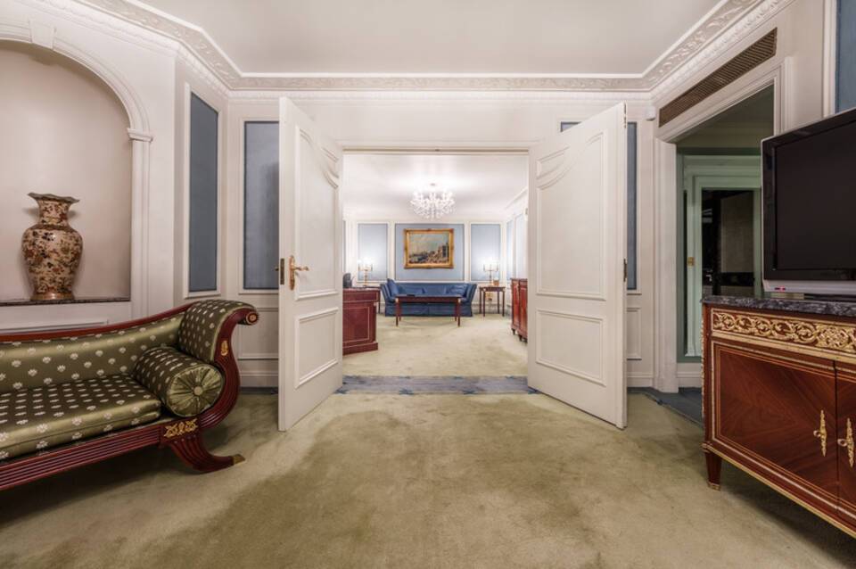 The Bentley Hotel 3