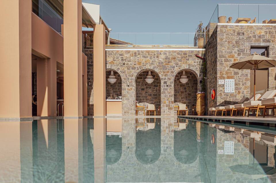 Volta Seaside Boutique Hotel 2