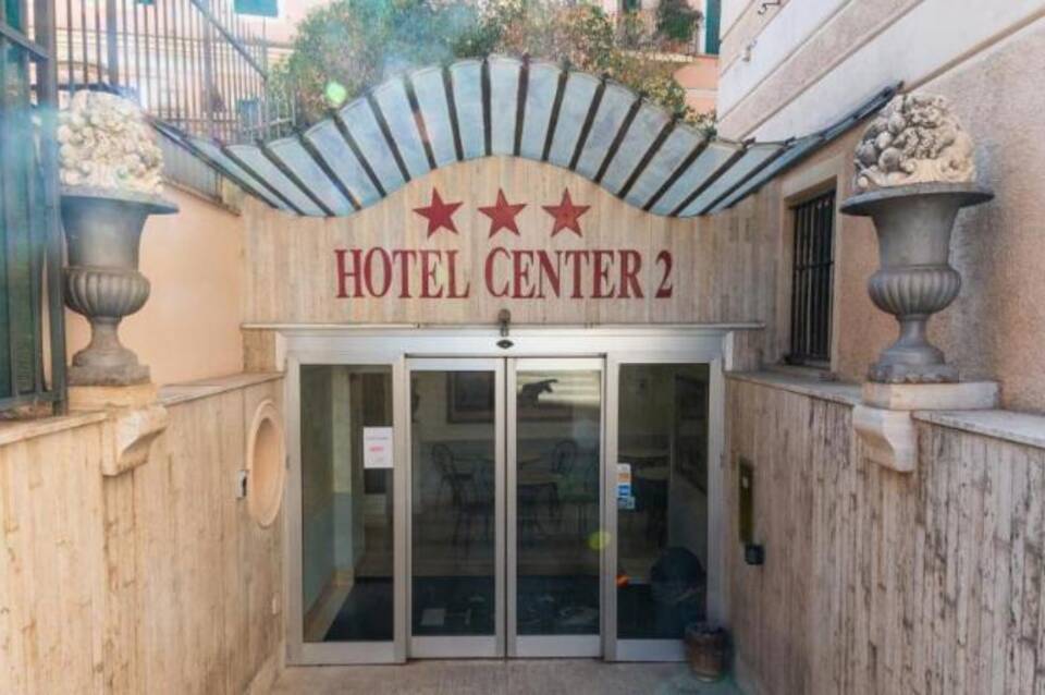 Hotel Center 2 2