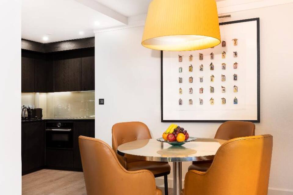 15 Basil Street 4