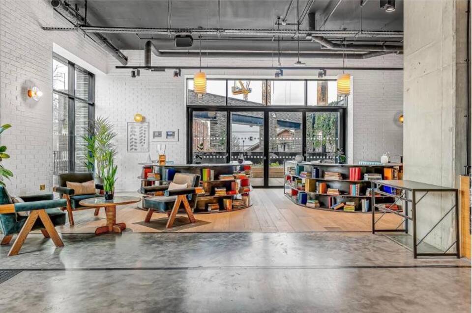 StayCozy Apartments in Kings Cross 4