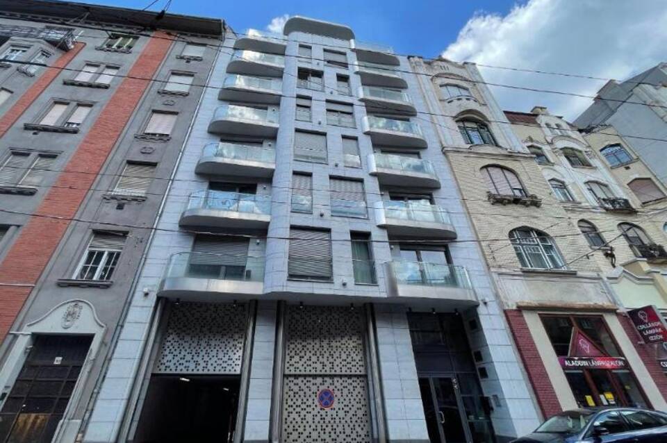 Smart Carrara Apartments 1