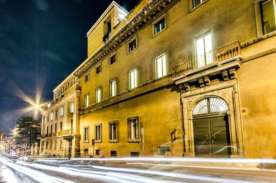 Luxury Rooms H 2000 Roma 1