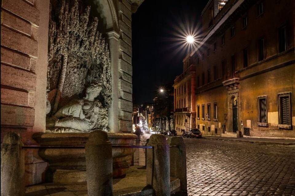 Luxury Rooms H 2000 Roma 2