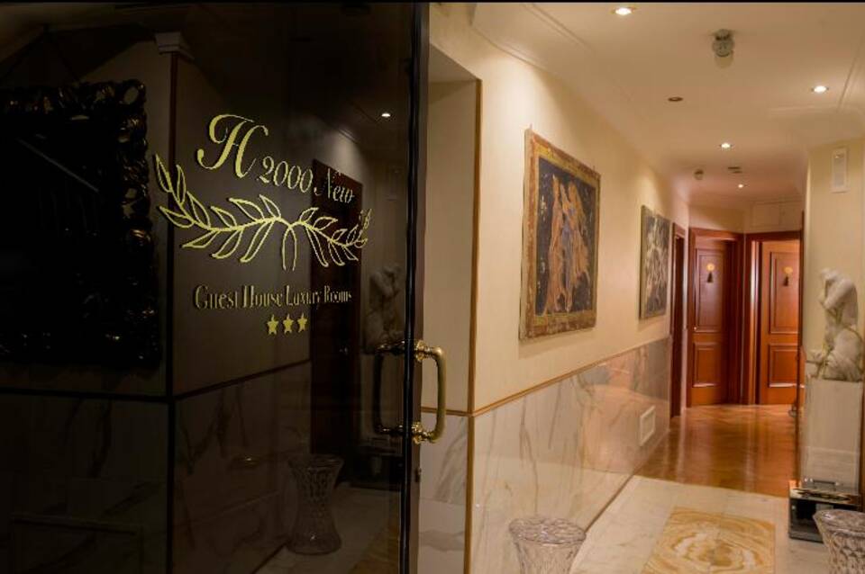 Luxury Rooms H 2000 Roma 3