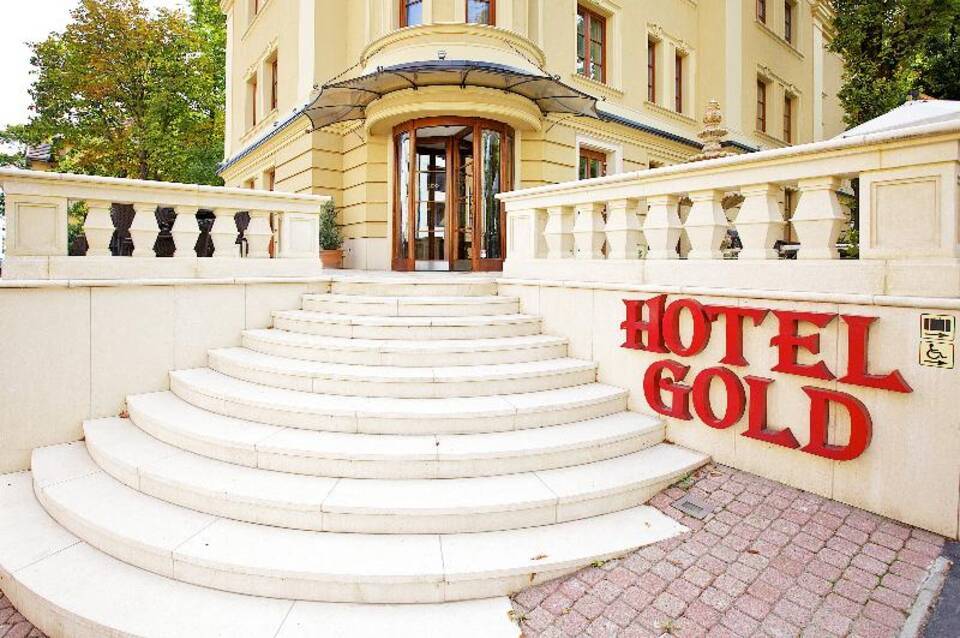 Gold Hotel Apartments 5