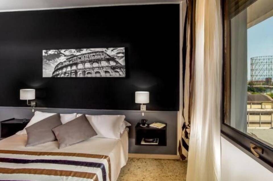 Radio Hotel 4