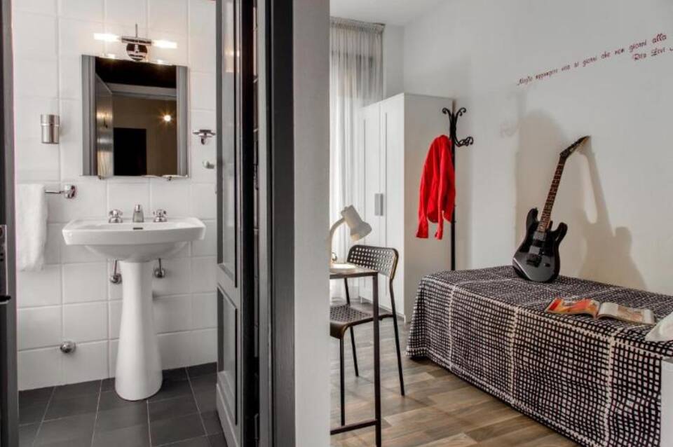 Radio Hotel 5