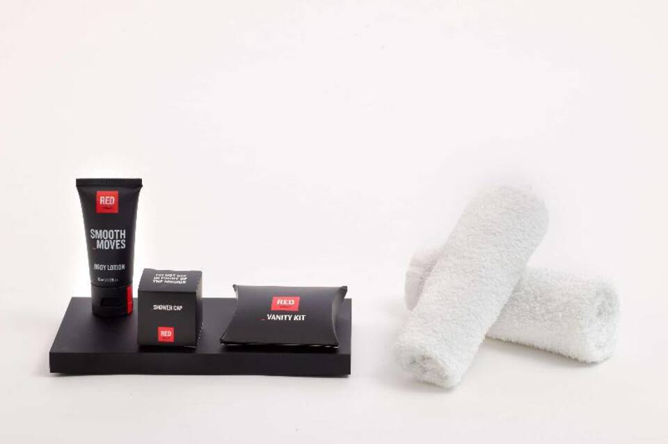 Radisson Red London Gatwick Airport 3