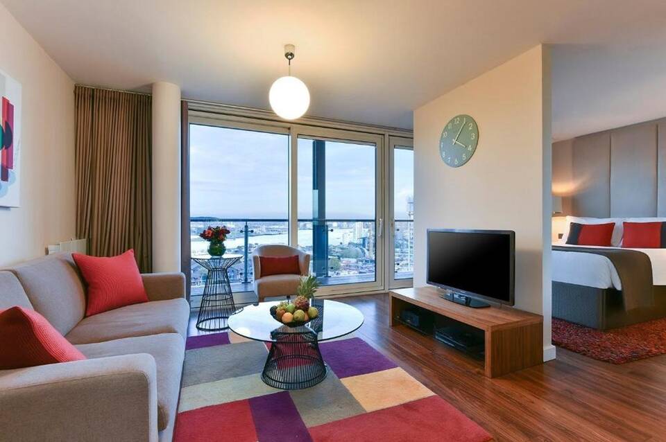 Fraser Place Canary Wharf 2